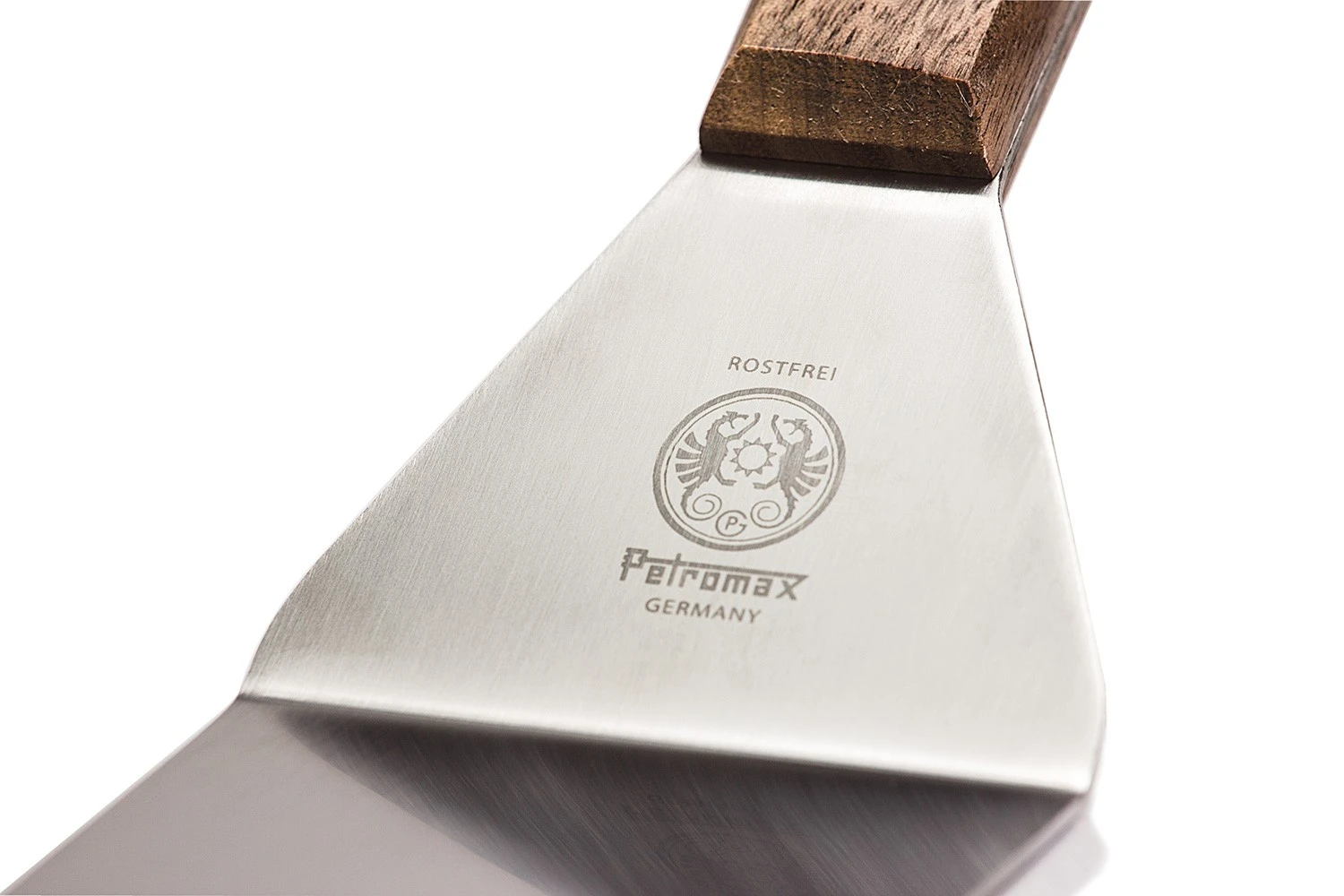 Petromax Grillwender im Einsatz